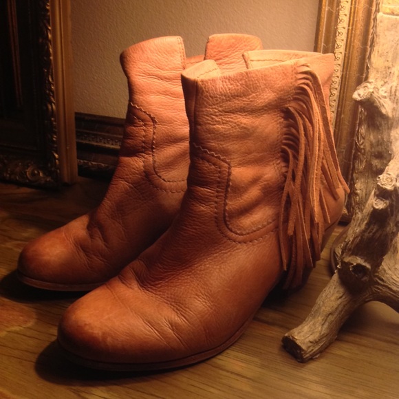 Sam Edelman boot with fringe..SOLD - Picture 6 of 6